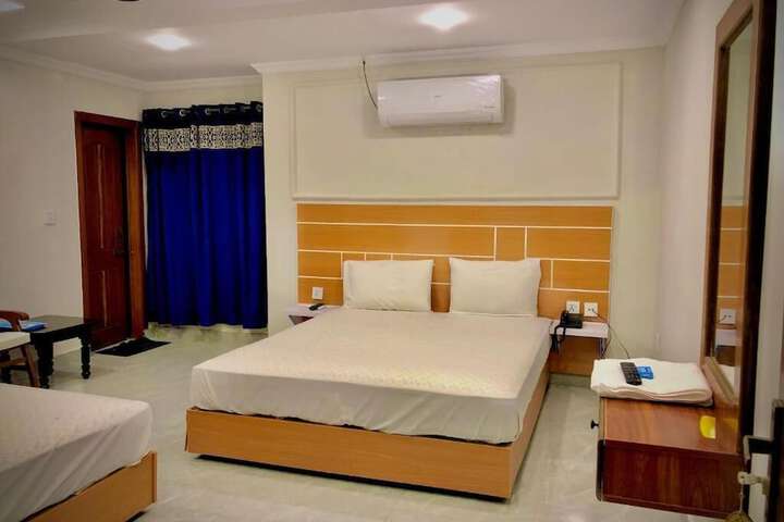 Room 15 of 26