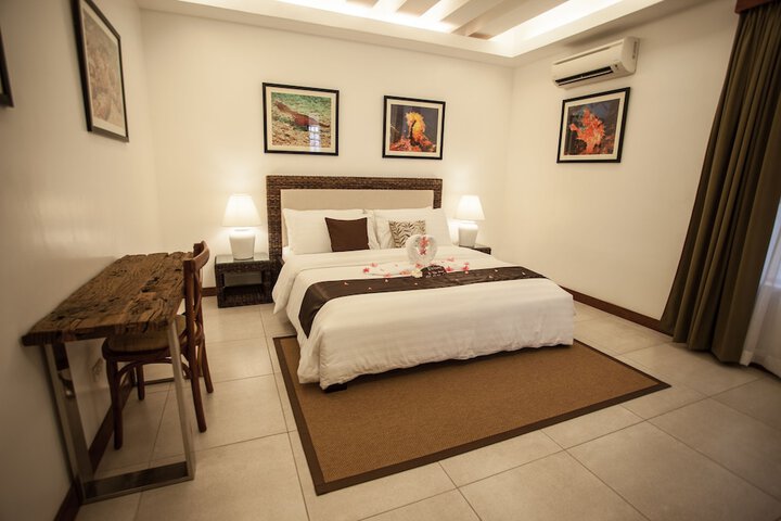 Room 8 of 159