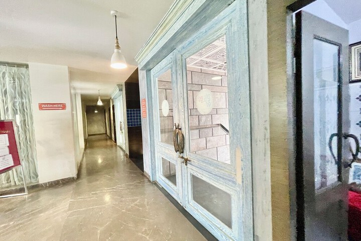 Ballroom/Hall 62 of 71