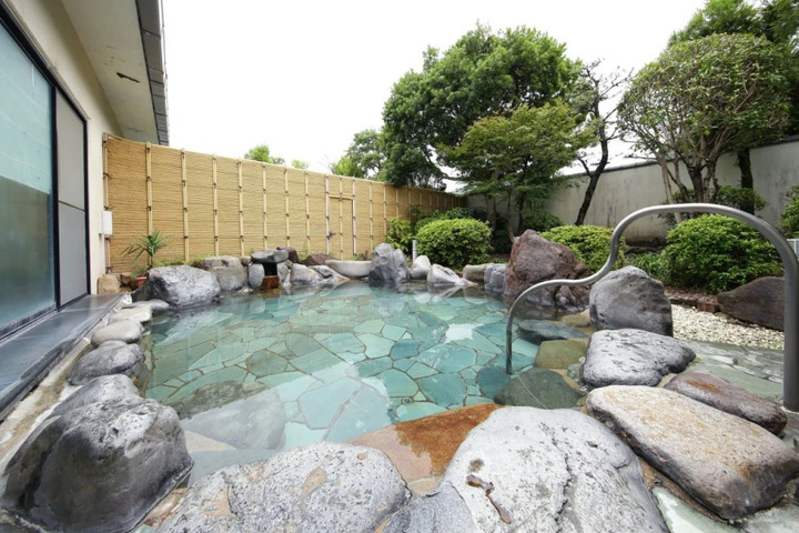 Photo 8
