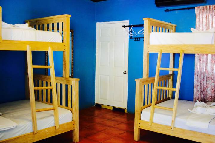 Room 10 of 68