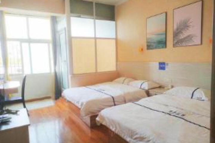 Room 5 of 6