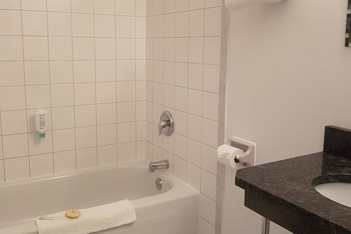 Room 42 of 59