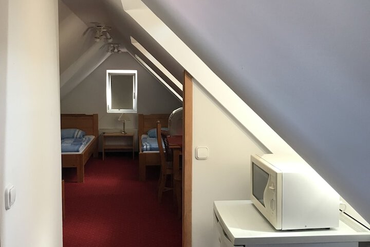 Room 17 of 19