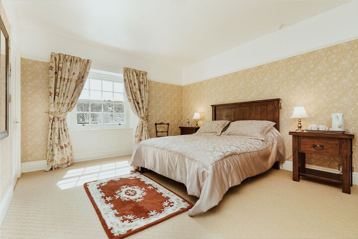 Room 12 of 35