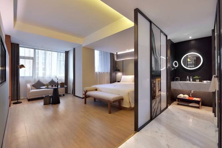 Room 12 of 20
