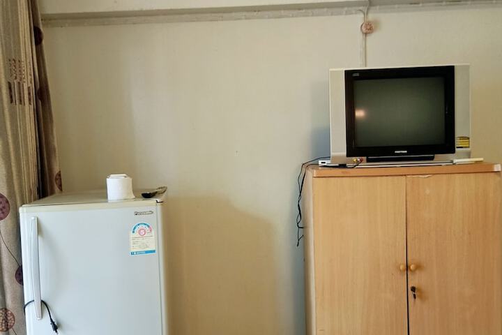 Room 3 of 28