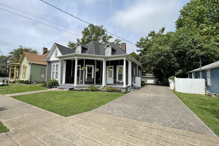 Carriage Lane Inn