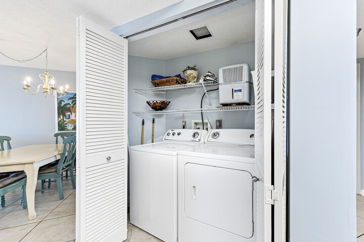 Laundry 20 of 59