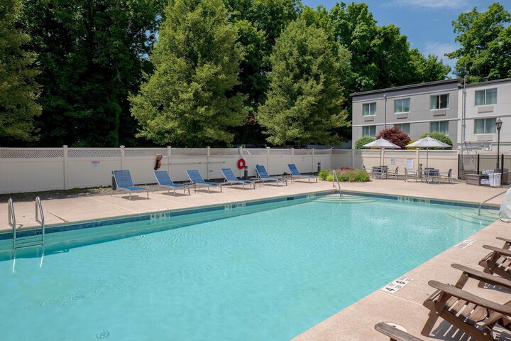 Pool 46 of 60