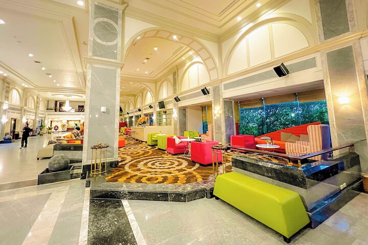 Entrance & Lobby
