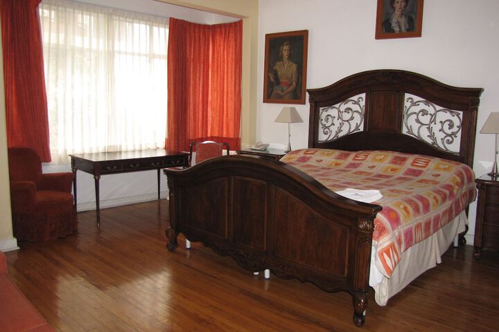 Room 17 of 86