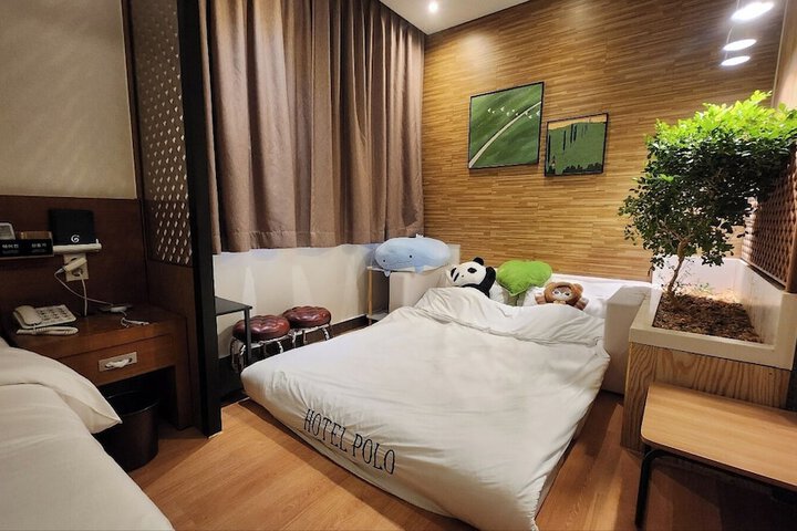 Room 63 of 97