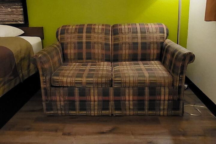 1 Queen Bed Mobility Accessible (3 of 14)