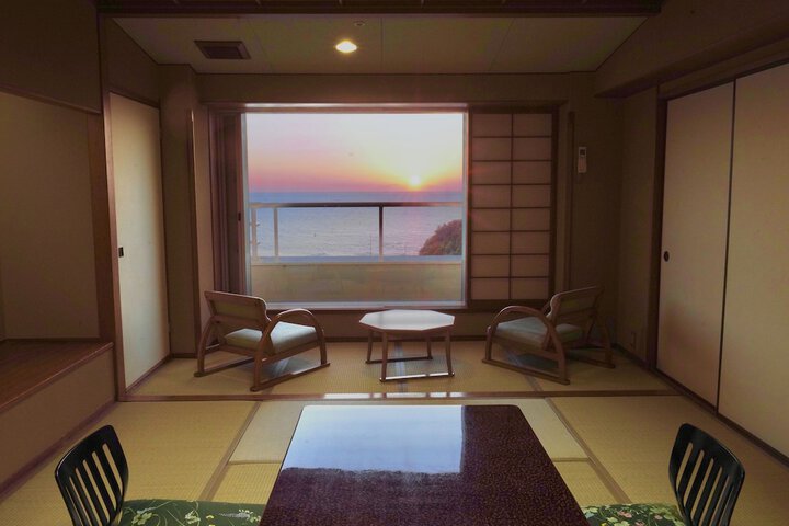 Room 22 of 82