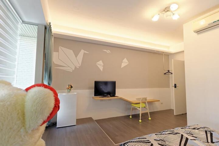 Room 2 of 6