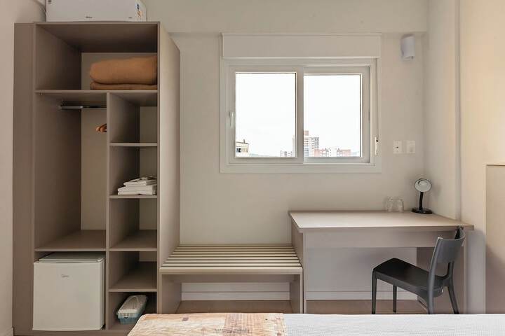 Room 16 of 34