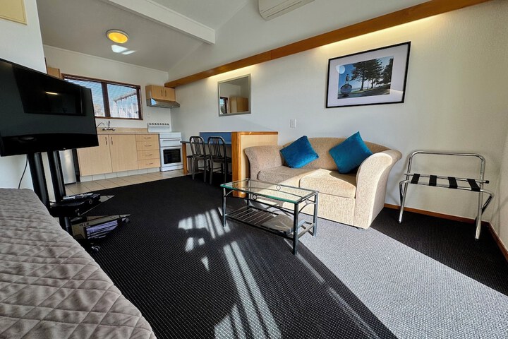 Room 13 of 42