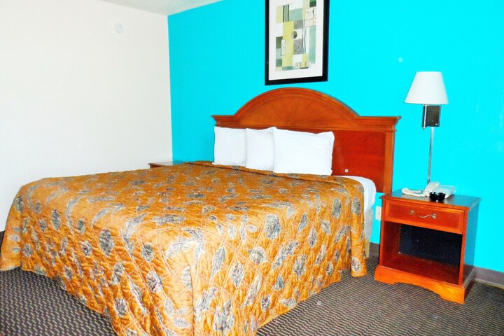 Room 7 of 19