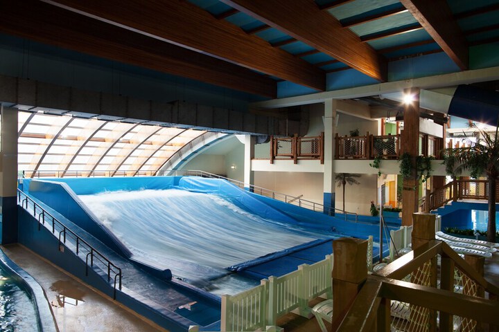 Hotel with Pool