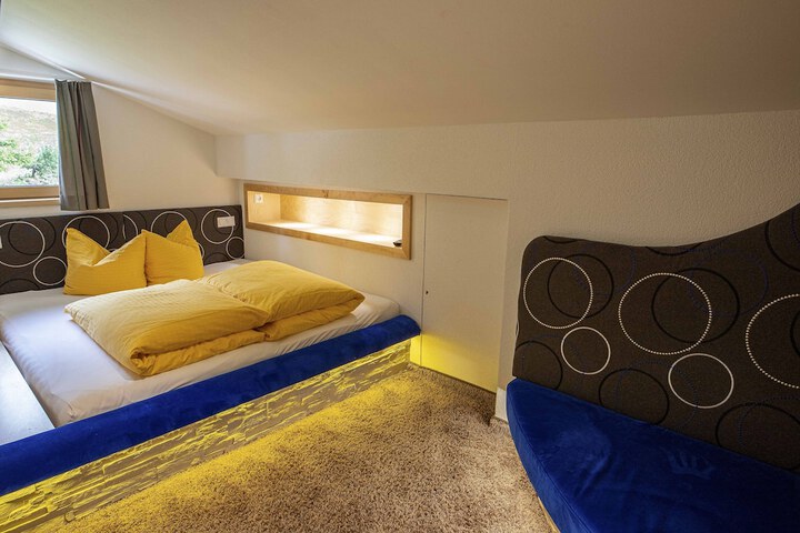 Room 25 of 149