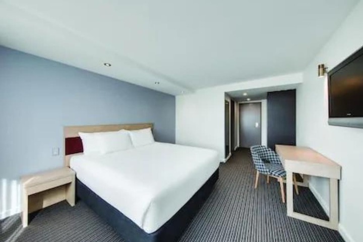 Room 14 of 27