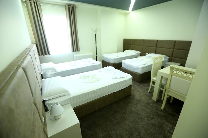 Room 5 of 18