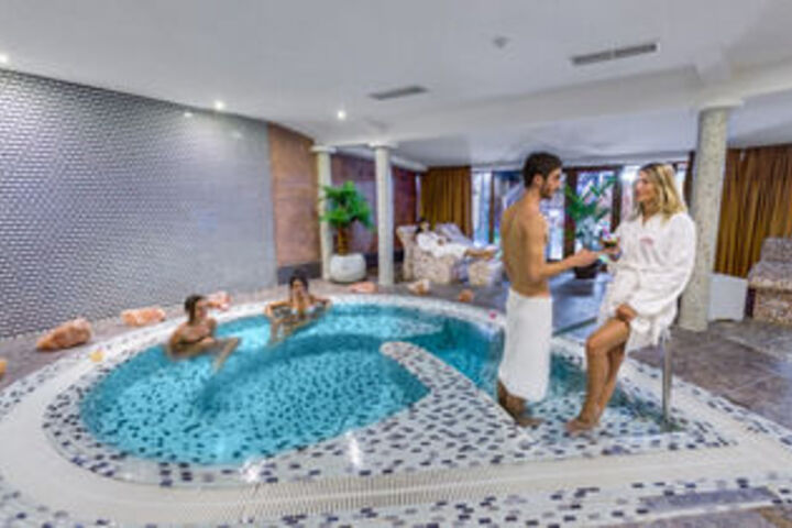 Spa 18 of 25