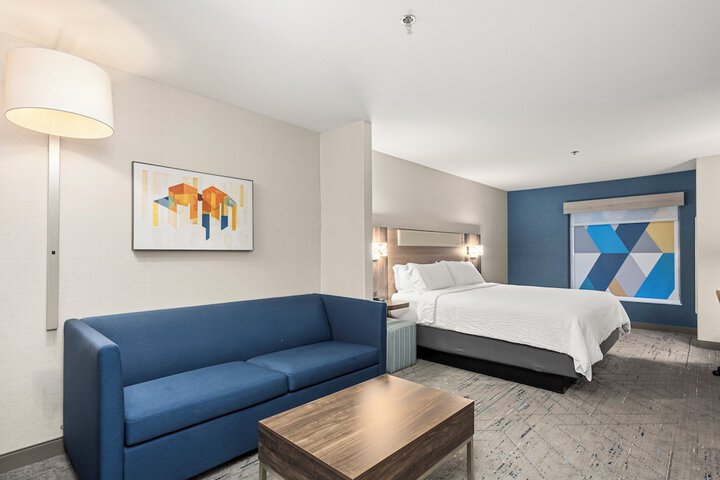 Standard | King Bed (6 of 19)