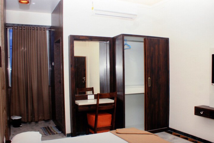 Room 28 of 36