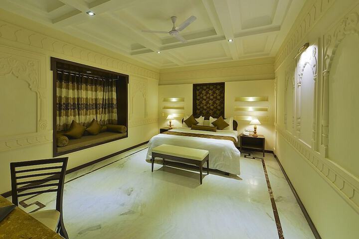 Room 15 of 73