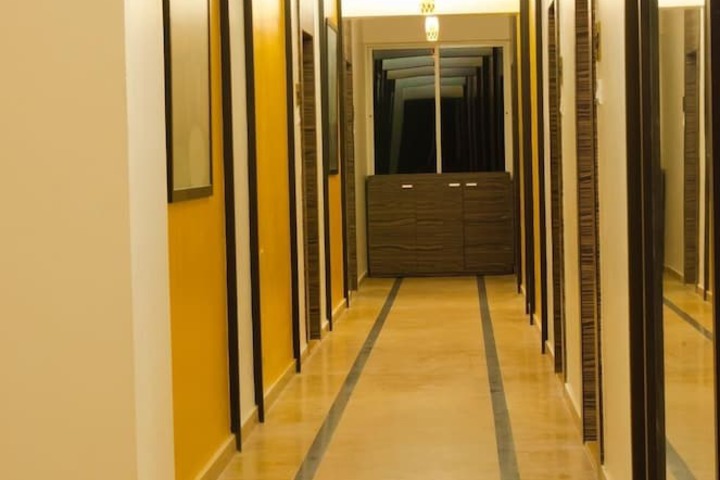 Ballroom/Hall 20 of 25