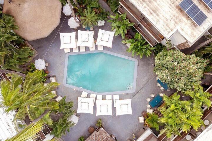 Pool 43 of 99