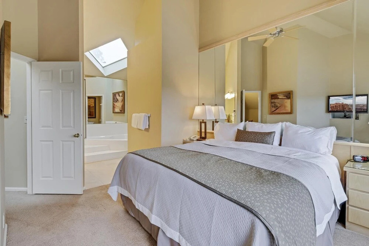 Room 4 of 21