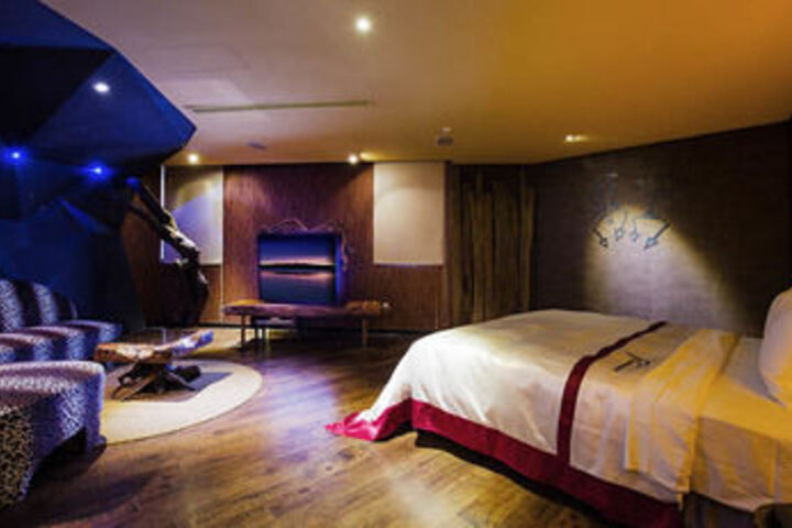 Room 47 of 84