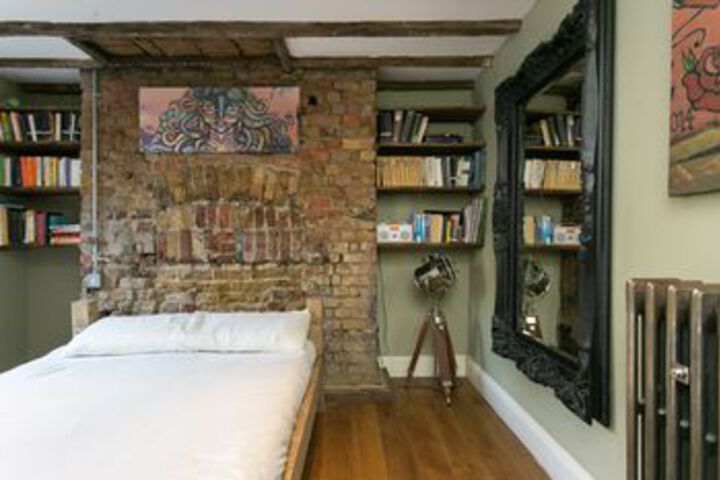 Room 5 of 13