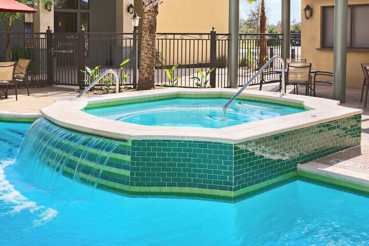 Hotel Pool