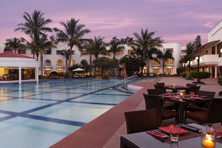Pools & Facilities