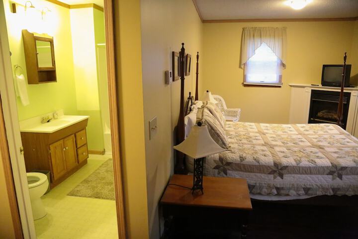 Room 14 of 165