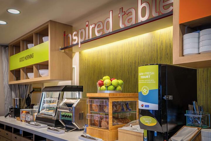 Breakfast area