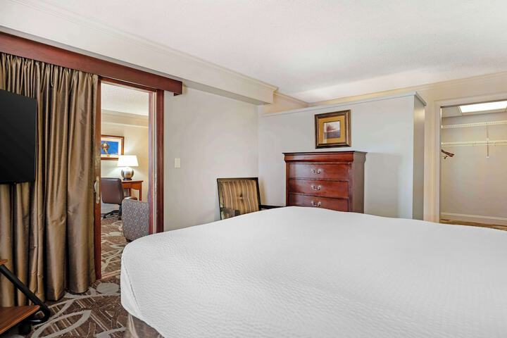 Room 32 of 54
