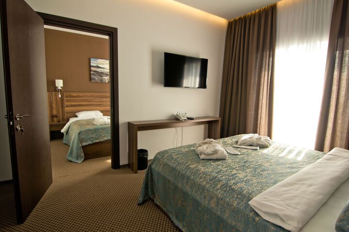 Room 12 of 35