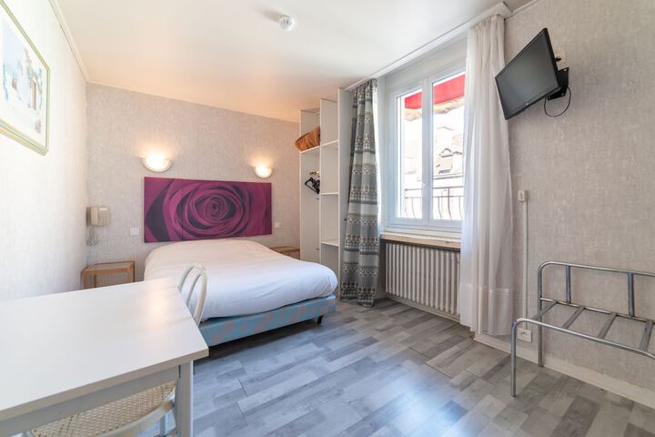 Room 9 of 31