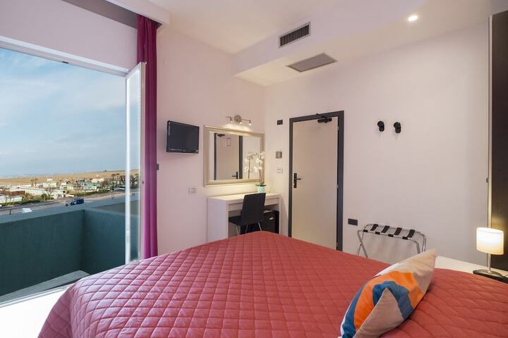 Room 26 of 37