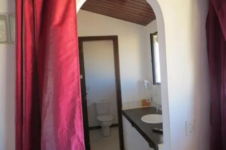 Room 5 of 10