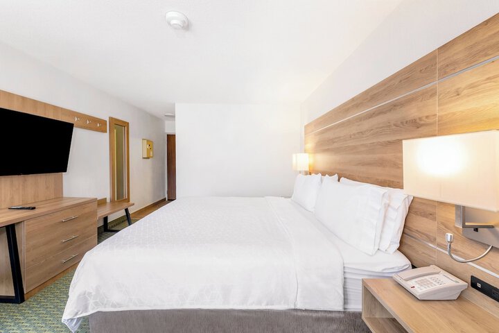 Room 52 of 125