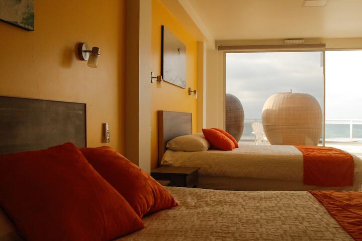 Room 3 of 10