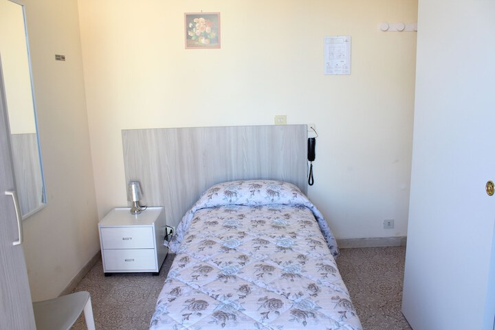 Room 39 of 136