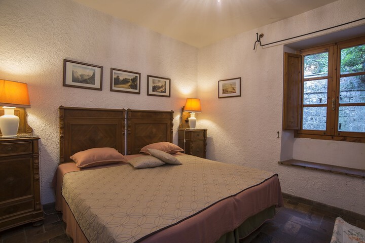 Room 15 of 114