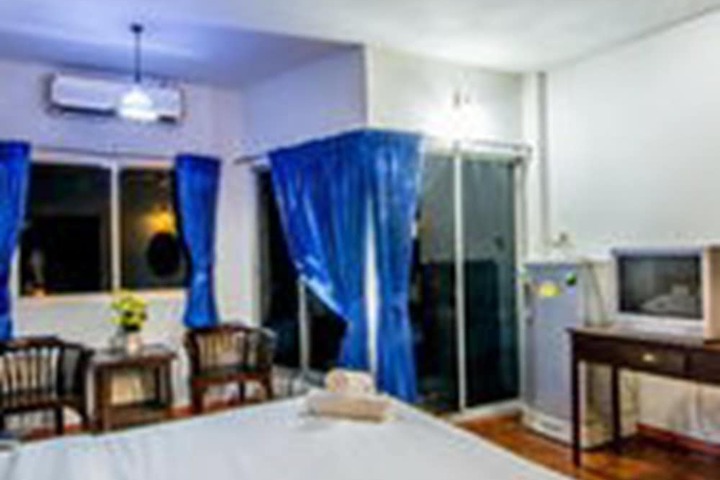 Room 5 of 40